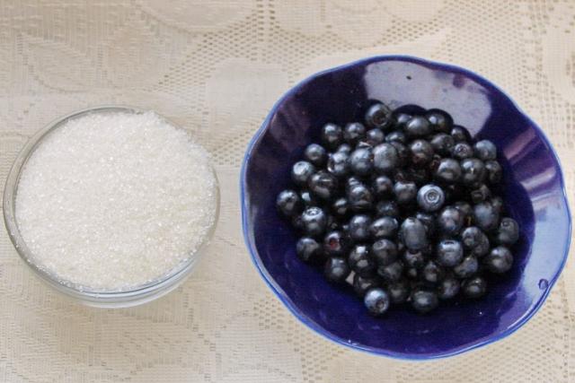 Черника протертая с сахаром: рецепт заготовки на зиму
