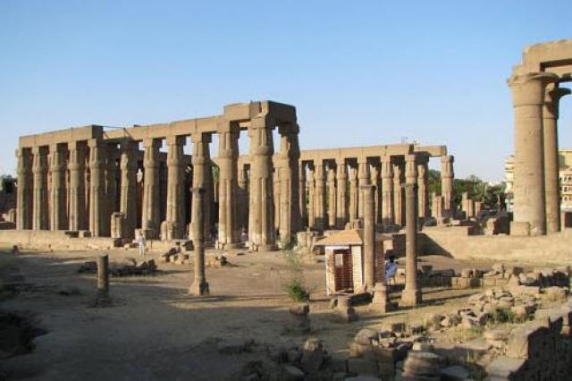 Luxor templom - az ókori egyiptomi építészet emlékműve az Újbirodalom korából